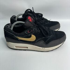 NIKE AIR MAX 1 PREMIUM #512033-076 MEN'S SIZE‎ 9.5 BLACK METALLIC GOLD.